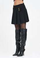 VERSACE JEANS COUTURE Gonna corta nera da donna con fibbie Baroque e dettaglio cut-out 79HAE801N0356 899 VERSACE JEANS COUTURE 