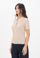 JDY Polo beige da donna realizzata in una maglia a costine sottili con un tocco di filato lamé 15354078 FrostedAlmond JDY 
