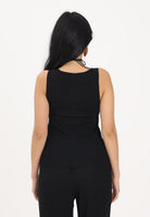 ONLY Canotta nera da donna valorizzata da un elegante dettaglio metallico 15375090 BLGO ONLY 
