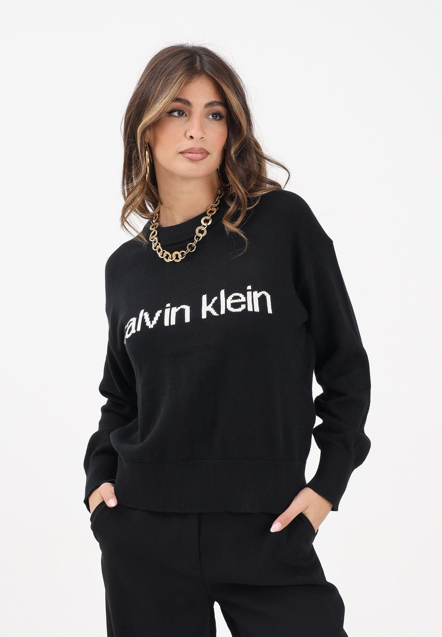 CALVIN KLEIN JEANS Maglioncino girocollo nero da donna con logo LV047C311GUB1  CALVIN KLEIN JEANS 