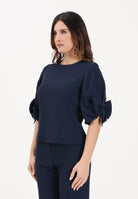 VICOLO Blusa blu da donna con fiocco applicato TAB0245 A89 VICOLO 