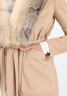 YES LONDON Cappotto beige da donna con dettagli in vera pelliccia CD1227 CA YES LONDON 