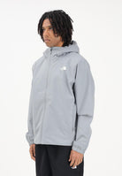 THE NORTH FACE Giacca a vento Quest DryVent™ grigia da uomo NF0A8G0RH5F1 . THE NORTH FACE 
