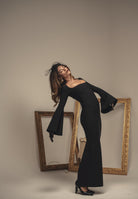 SANTAS Abito lungo LUMIÈRE nero da donna con manica svasata PV2601 NE SANTAS 