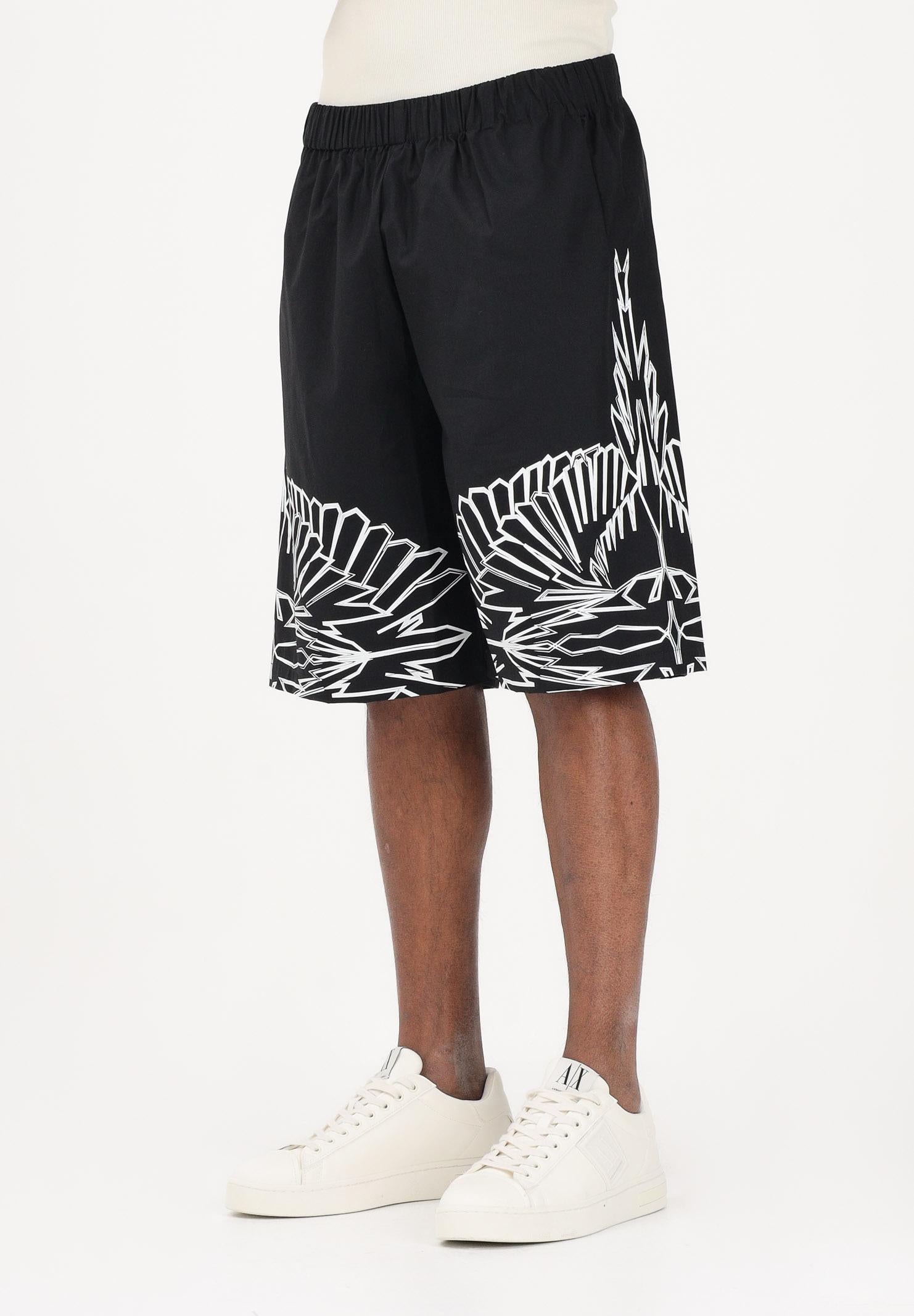 MARCELO BURLON COUNTY OF MILAN Shorts casual nero da uomo con stampa grafica S6CMMABE012 110 MARCELO BURLON COUNTY OF MILAN 