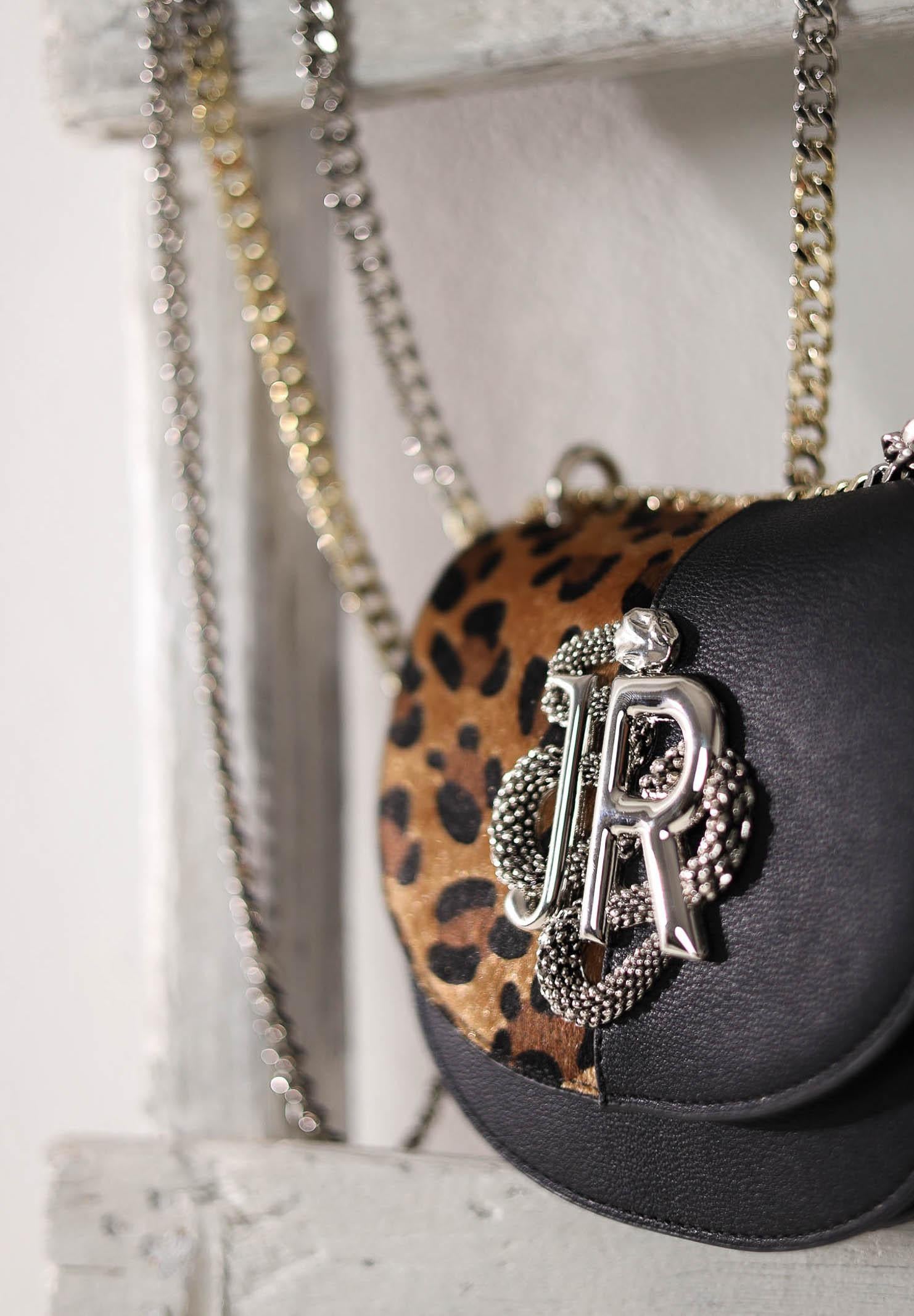 RICHMOND Borsa a tracolla nera da donna con inserto in pelo maculato e logo RWA25355BO BLSI RICHMOND 