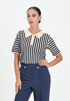 JDY Polo da donna caratterizzata da righe verticali in contrasto beige e blu navy 15354079 ECLIP JDY 