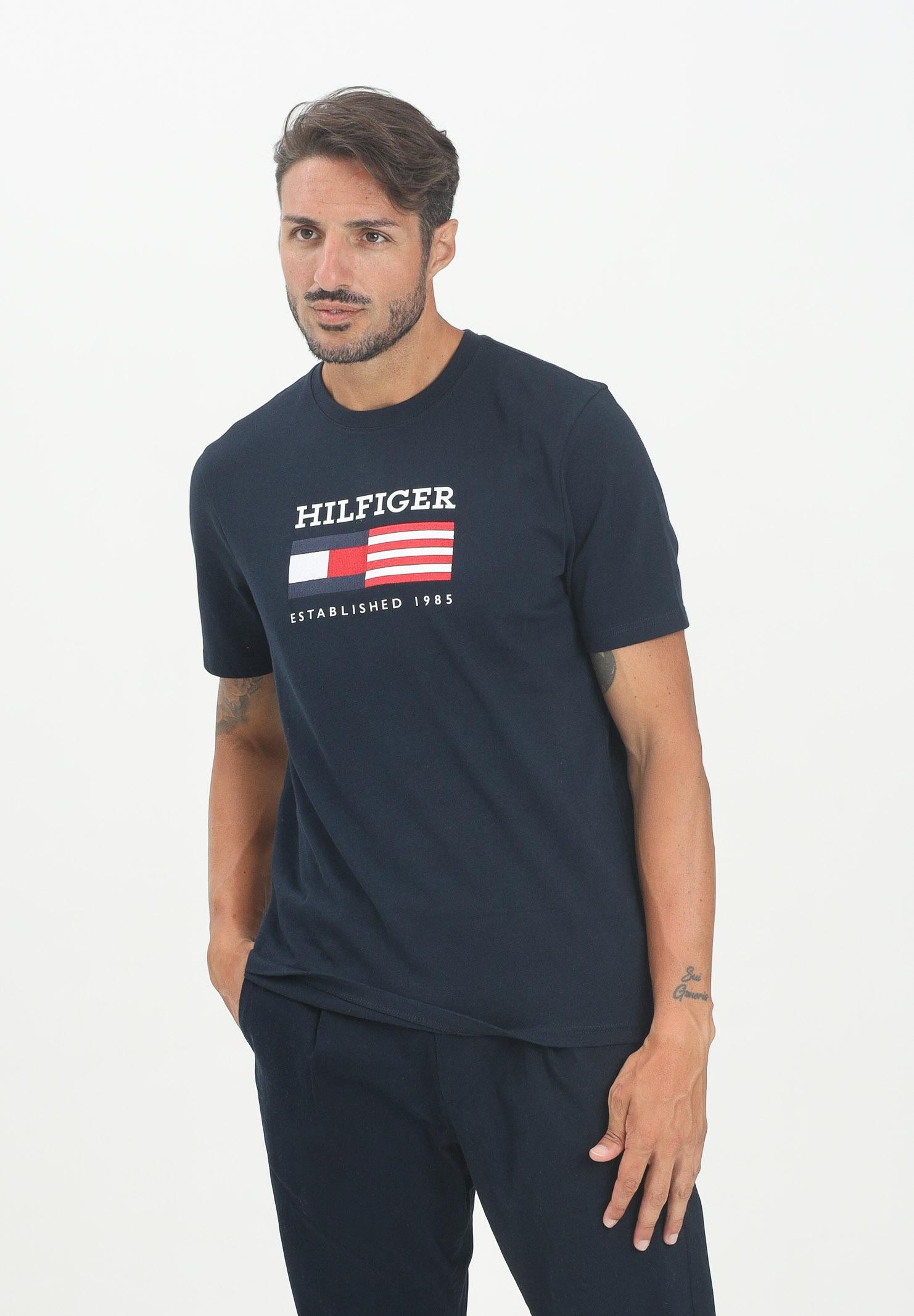 TOMMY HILFIGER T-shirt a manica corta blu da uomo con logo MW0MW39843DW5  TOMMY HILFIGER 