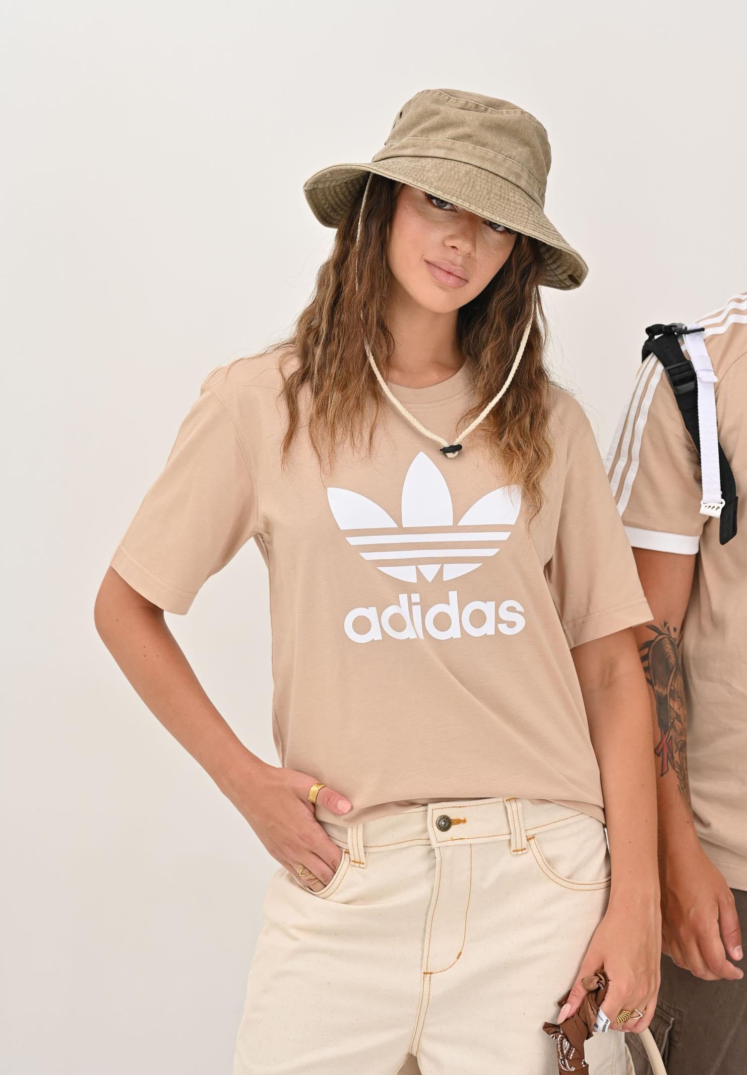 T-shirt a manica corta ADICOLOR TREFOIL beige da uomo IZ2351  ADIDAS ORIGINALS 