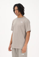 THE NORTH FACE T-shirt a manica corta Evolution Simple Dome Regular fango da uomo NF0A8CZ22MB1 . THE NORTH FACE 