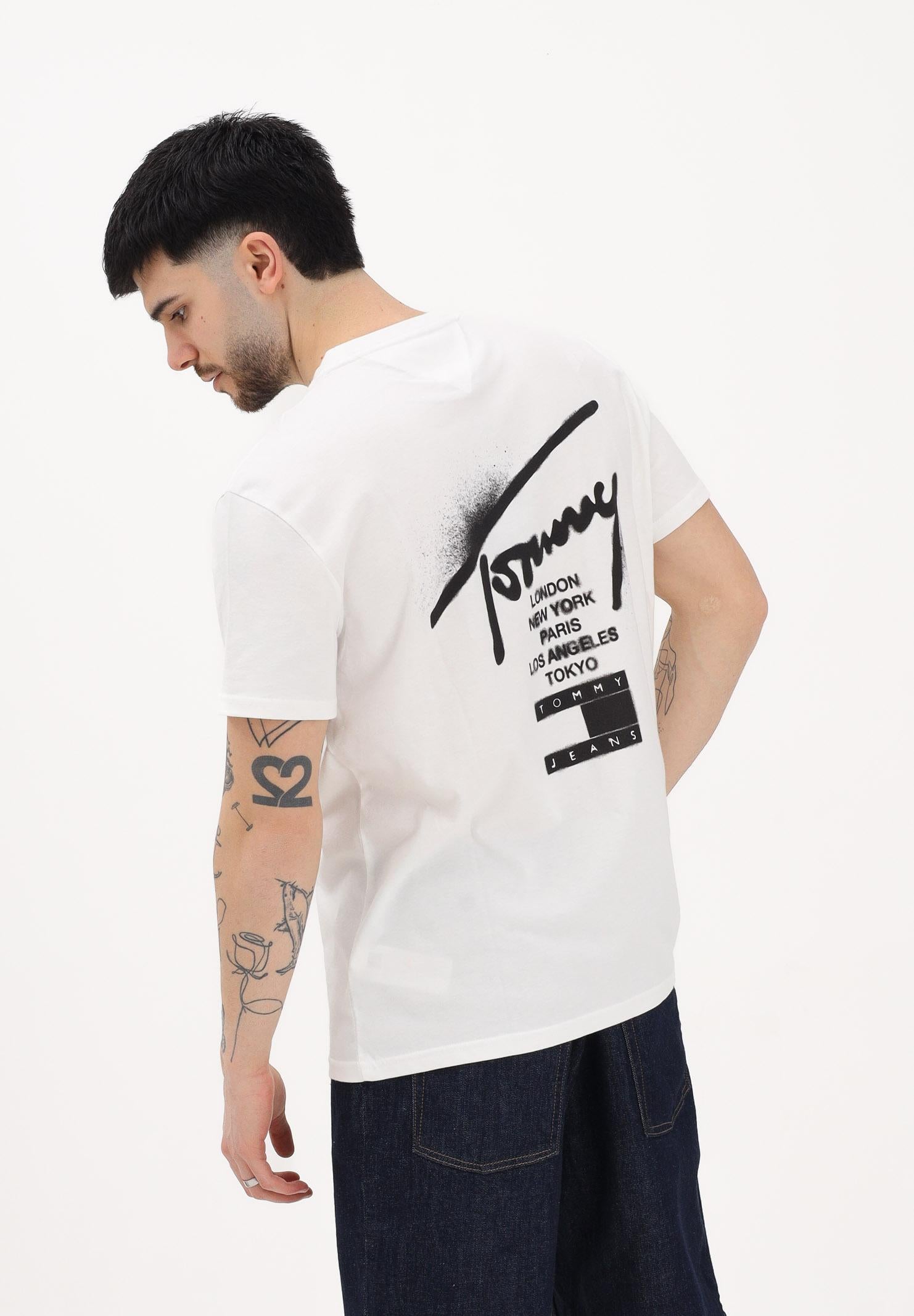 TOMMY JEANS T-shirt a manica corta panna da uomo con stampa logo fronte e retro DM0DM22553 YBL TOMMY JEANS 