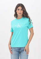 CALVIN KLEIN JEANS T-shirt a manica corta turchese da donna con logo "CK Calvin Klein" LV047B865GXDZ  CALVIN KLEIN JEANS 