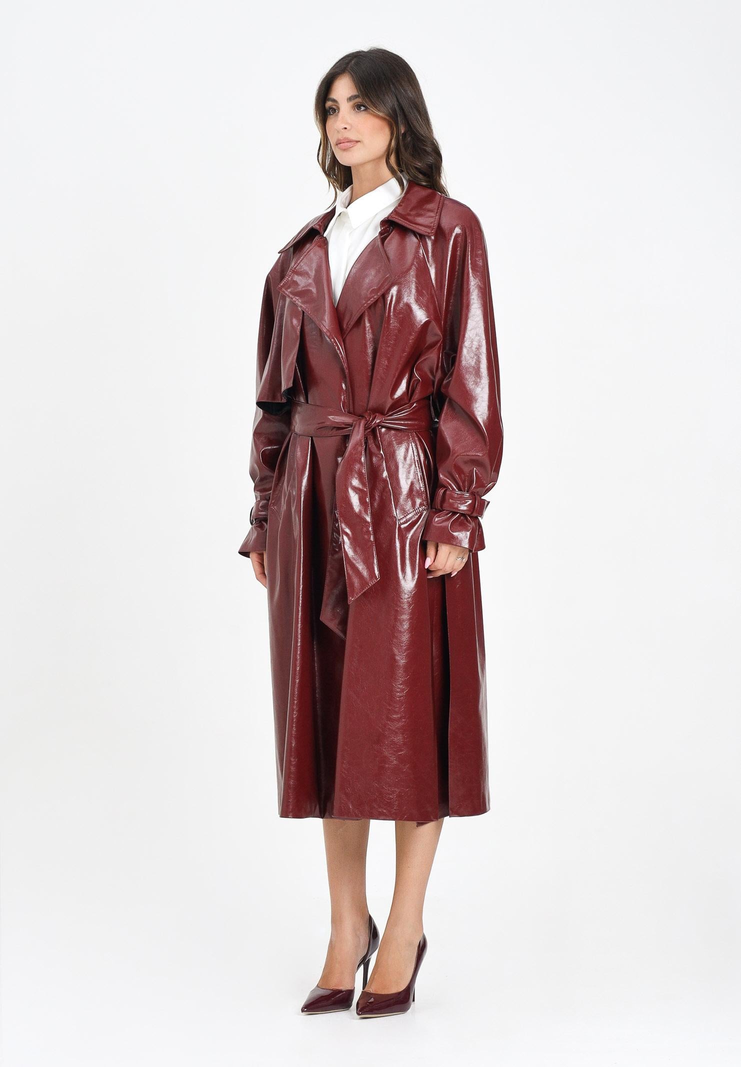 SIMONA CORSELLINI Trench effetto vinile in color bordeaux lucido da donna A25CPTH00101-C00026 V0752 SIMONA CORSELLINI 