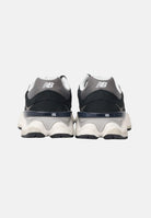NEW BALANCE Sneakers 9060 nere per uomo e donna U9060510 . NEW BALANCE 