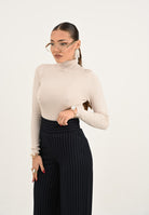 ONLY Maglioncino a collo alto panna da donna realizzato in morbida maglia a costine 15232494 WhitecapGray ONLY 