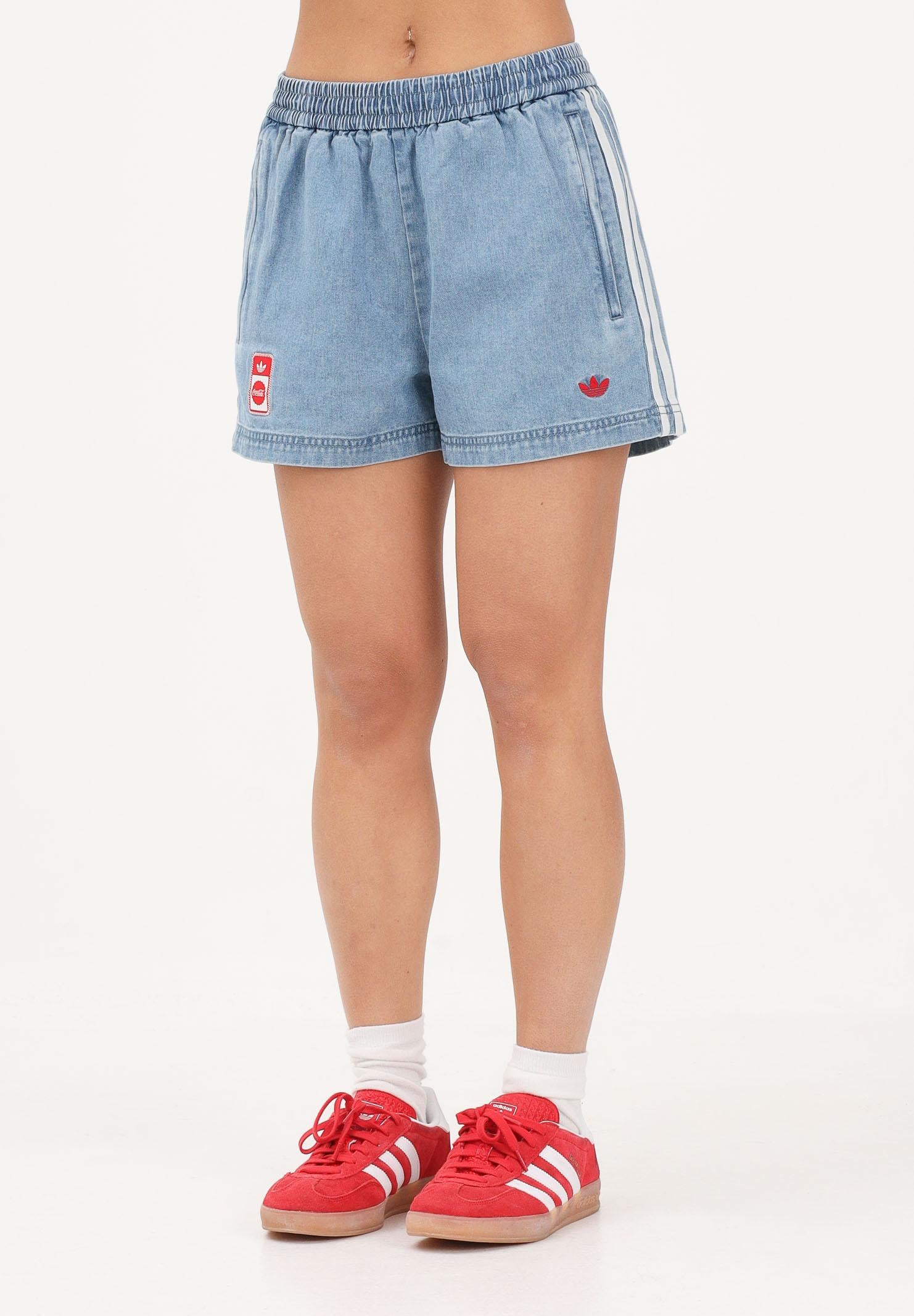 ADIDAS ORIGINALS x Coca-Cola  3-stripes shorts sportivi donna in  blu denim KY7564 . ADIDAS ORIGINALS 