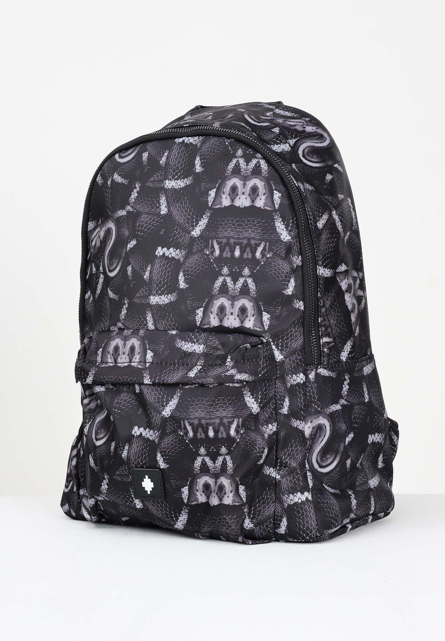 MARCELO BURLON COUNTY OF MILAN Zaino nero per uomo e donna con stampa all-over effetto pitone COMAF250111 . MARCELO BURLON COUNTY OF MILAN 