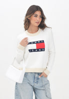 TOMMY JEANS Maglioncino girocollo panna da donna con logo DW0DW20970YBL  TOMMY JEANS 