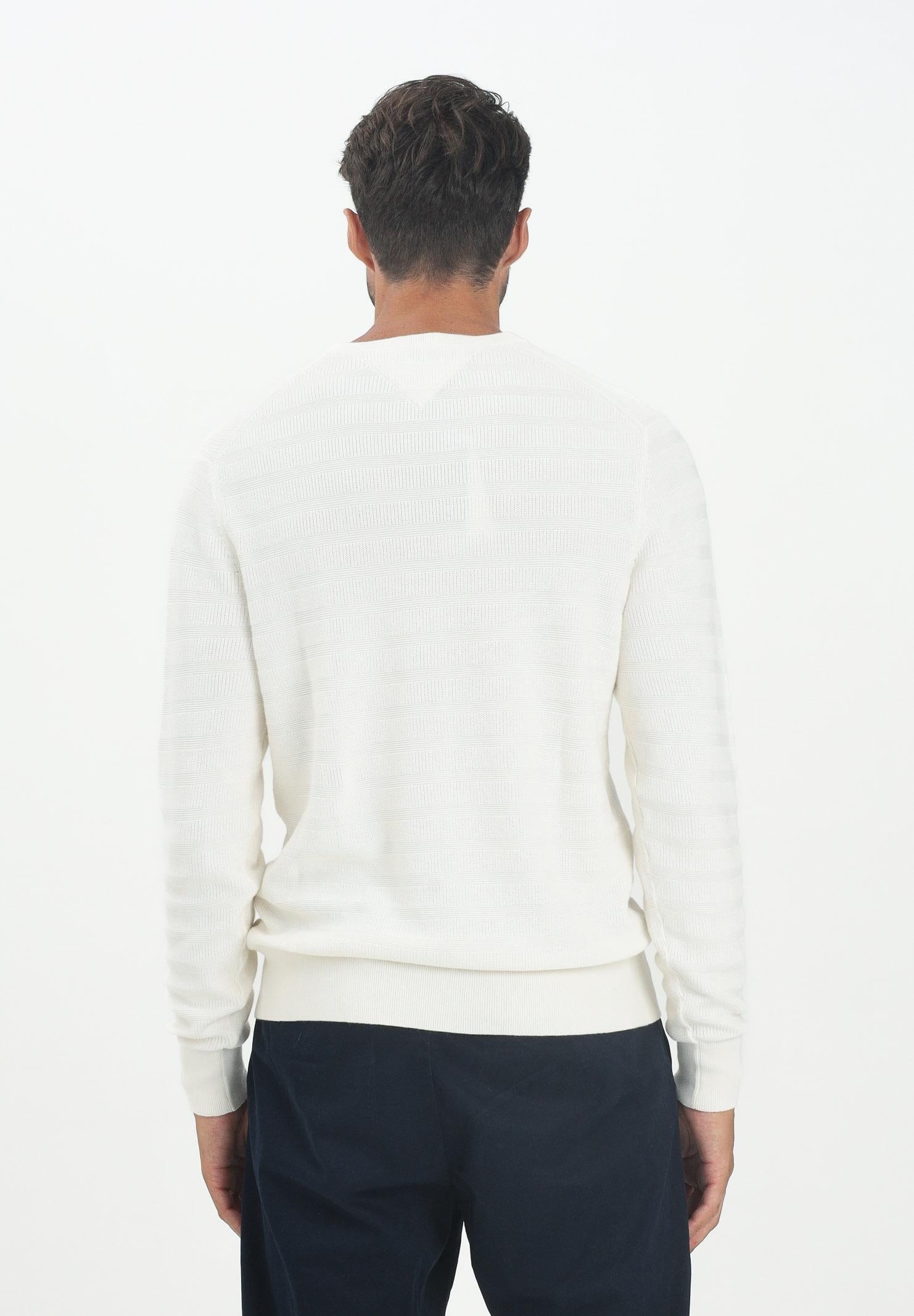 TOMMY HILFIGER Maglioncino girocollo panna da uomo con motivo a righe tramate MW0MW39535Z00  TOMMY HILFIGER 