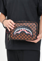 SPRAYGROUND Pochette / beauty SHARKS IN PARIS LENTICULAR CHOMP TOILETRY BRICK marrone per uomo e donna 910B6525NSZ  SPRAYGROUND 