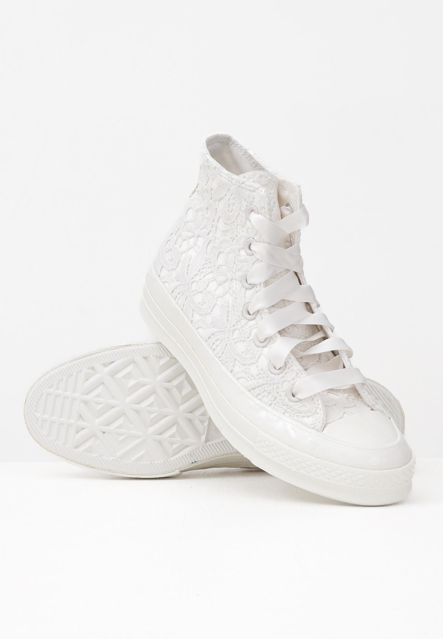 CONVERSE Sneakers Chuck 70 Crocheted Satin panna da donna A15081C . CONVERSE 