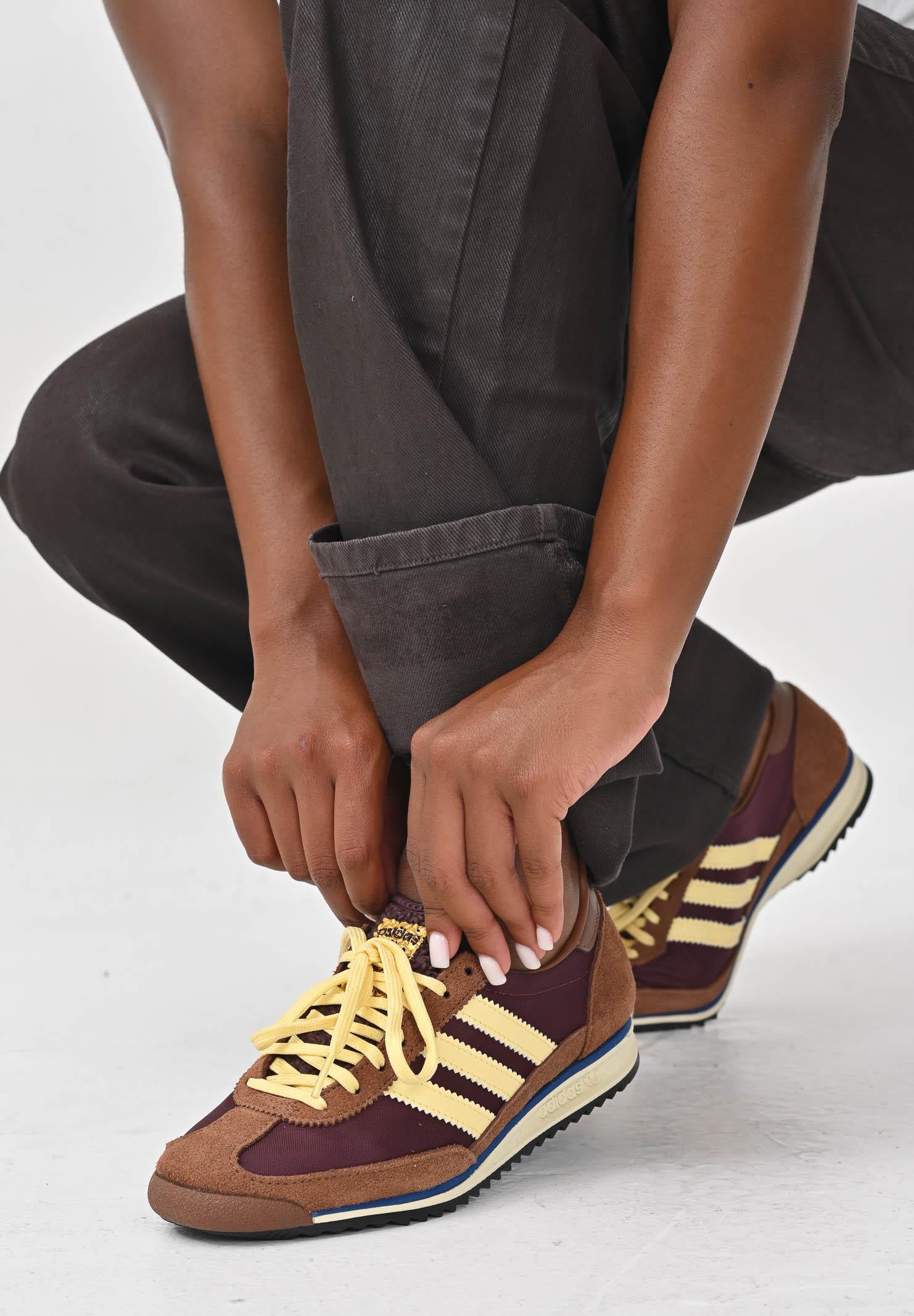 ADIDAS ORIGINALS Sneakers SL72 OG marroni per uomo e donna IE3425 . ADIDAS ORIGINALS 