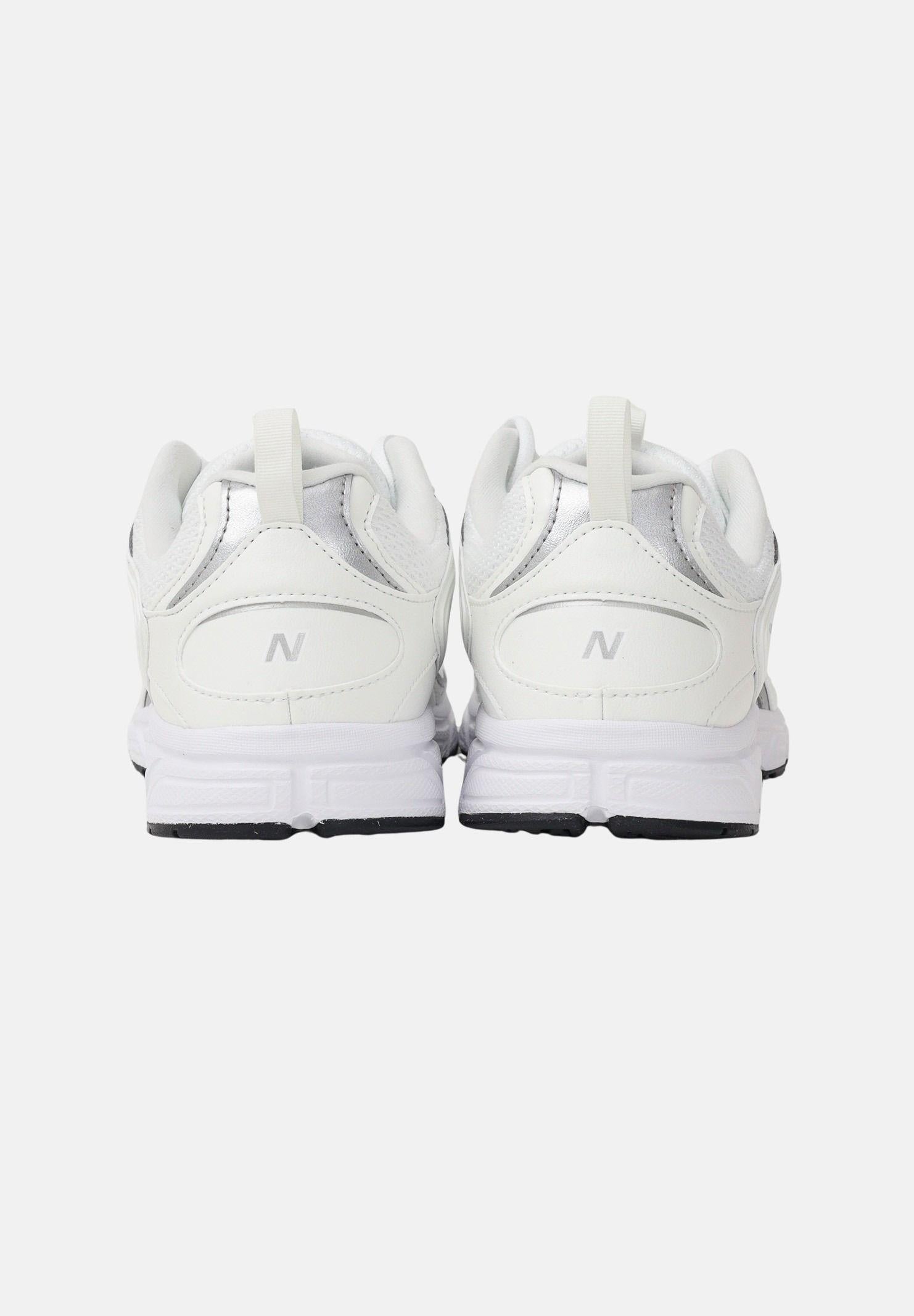 NEW BALANCE Sneakers 408 bianche e argento da uomo ML408W . NEW BALANCE 