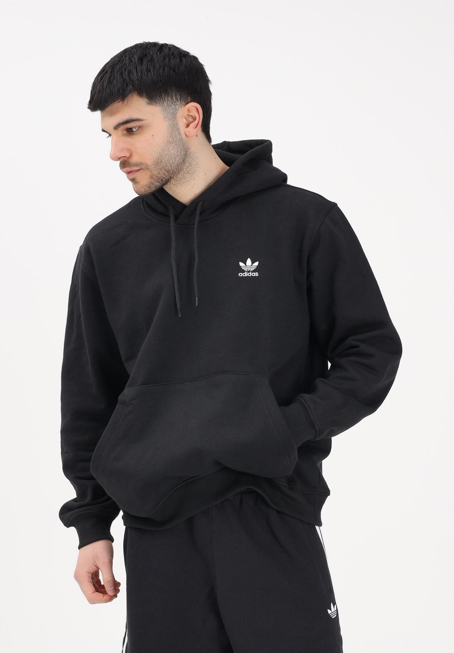 ADIDAS ORIGINALS Felpa con cappuccio Trefoil Essentials Loose nera da uomo JV6056 . ADIDAS ORIGINALS 