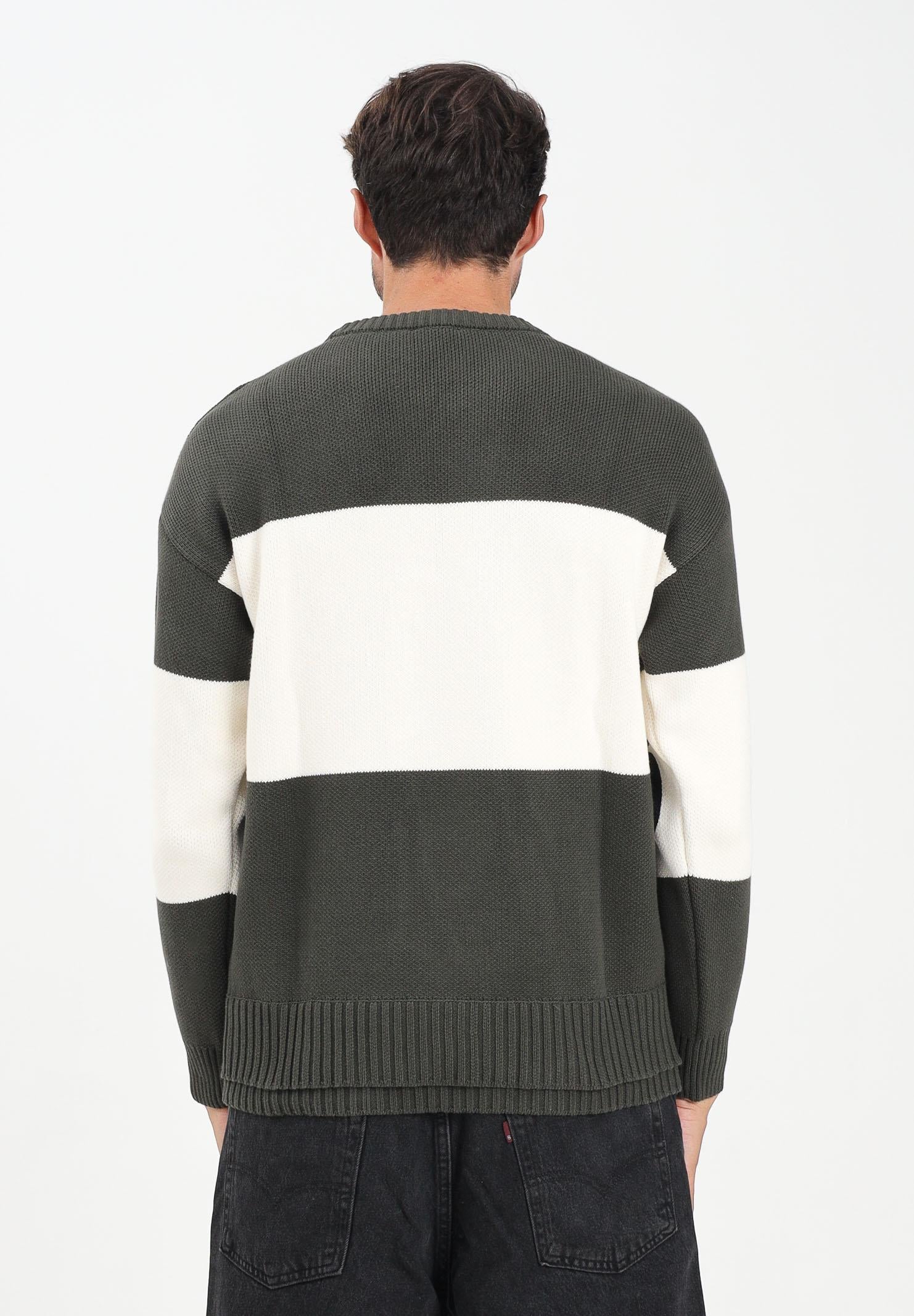 DISCLAIMER Maglioncino girocollo verde mimetico da uomo con logo 25IDS55201 VE DISCLAIMER 