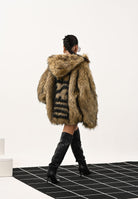 DIESEL Pelliccia sintetica beige per donna e ragazze dove il maxi logo Diesel J02406KXBQ9 K709 DIESEL 