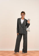 VICOLO Tailleur grigio gessato da donna con dettagli gioiello RF0565 GE VICOLO 