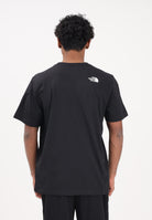 THE NORTH FACE T-shirt a manica corta Evolution Box Half Dome Regular nera da uomo NF0A8G9CJK31 . THE NORTH FACE 