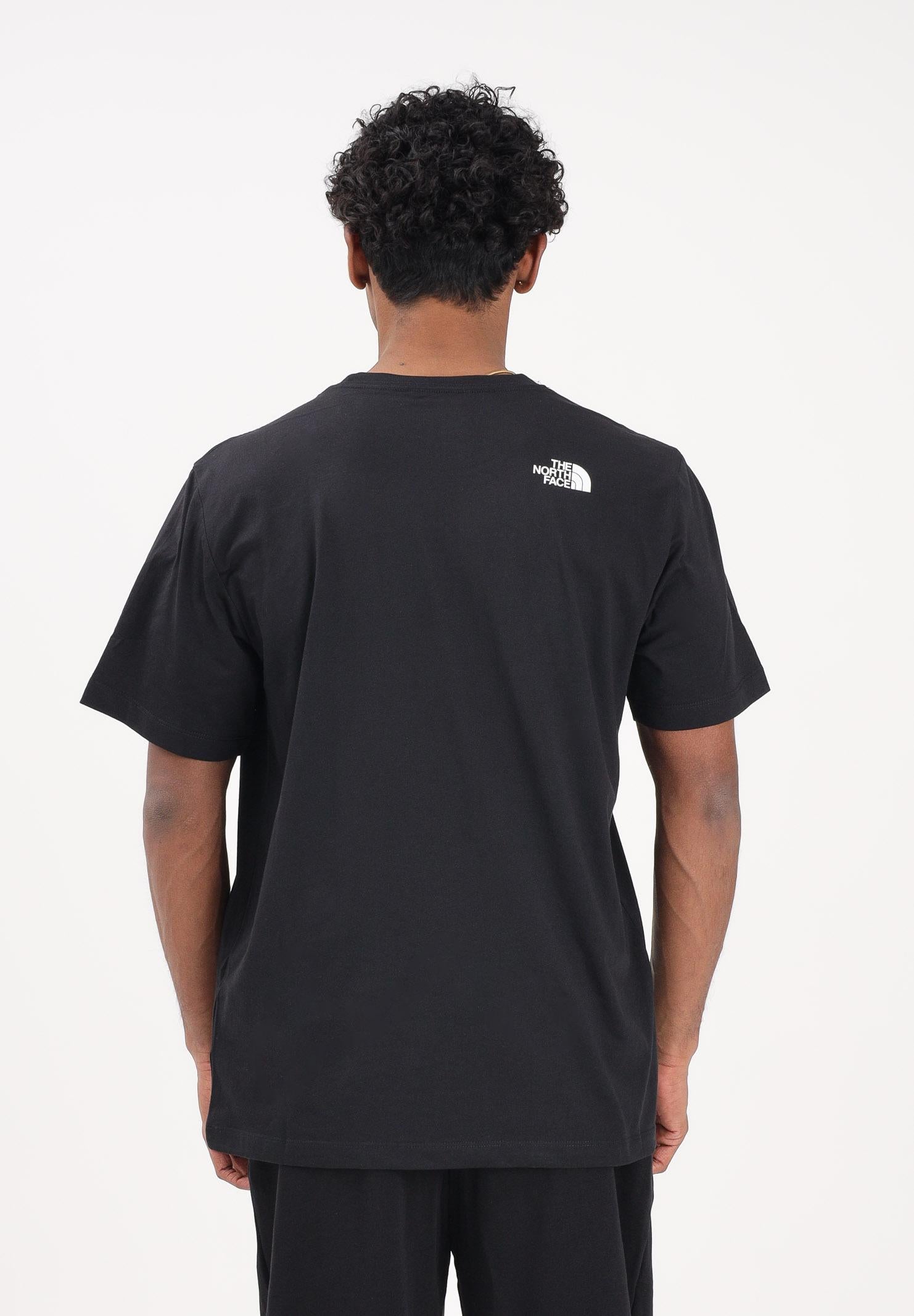 THE NORTH FACE T-shirt a manica corta Evolution Box Half Dome Regular nera da uomo NF0A8G9CJK31 . THE NORTH FACE 