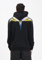 MARCELO BURLON COUNTY OF MILAN Felpa con cappuccio nera da uomo caratterizzata da stampa ali F5CAMAHS030 110 MARCELO BURLON COUNTY OF MILAN 