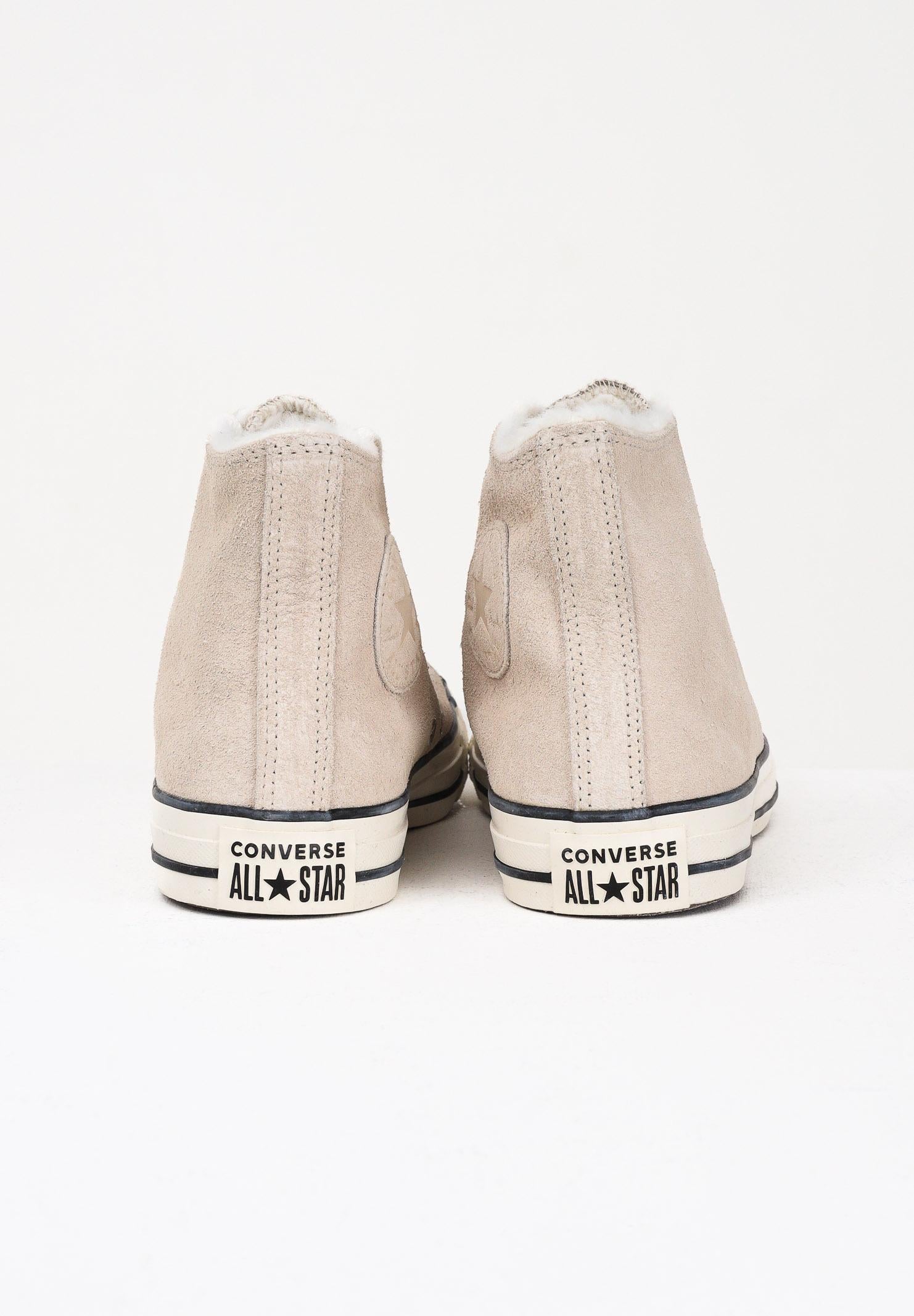 CONVERSE Sneakers Chuck Taylor All Star Cozy Suede beige per uomo e donna A17975C . CONVERSE 