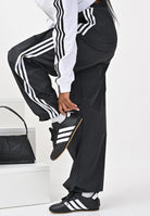 ADIDAS ORIGINALS Pantalone sportivo 3-Stripes Woven Parachute nero da donna IY7251  ADIDAS ORIGINALS 