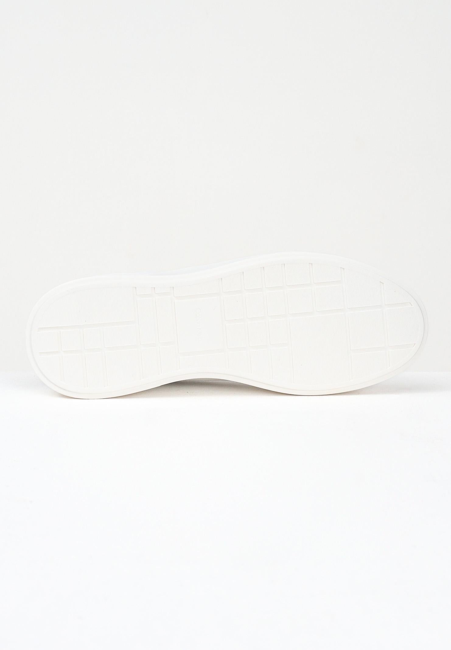 CALVIN KLEIN JEANS Sneakers bianche da uomo con logo e inserto nero YM0YM0134401W . CALVIN KLEIN JEANS 