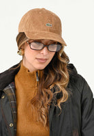 LACOSTE Cappello con visiera cammello per uomo e donna in velluto a coste RK3447 DPC LACOSTE 