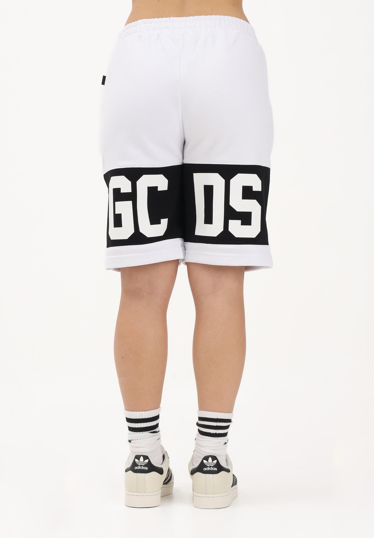 GCDS Shorts sportivo bianco per donna, ragazzi e bambini con stampa logo Z0UJQL589F004 100B GCDS 