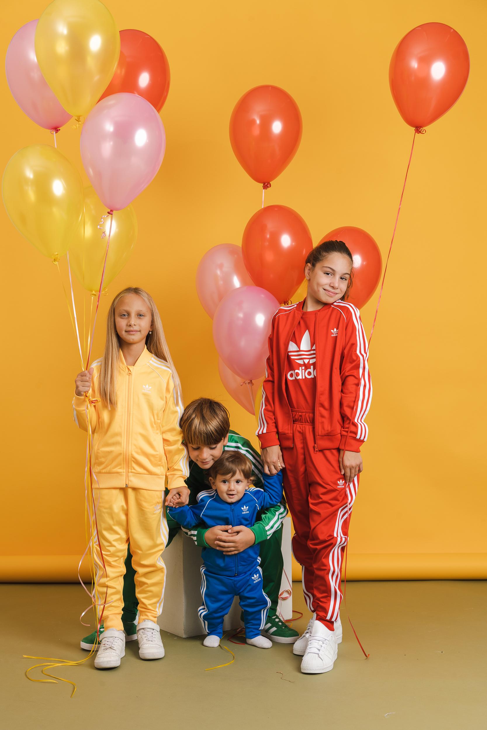 Tuta ADICOLOR SST rossa per bambino e bambina IX7625  ADIDAS ORIGINALS 