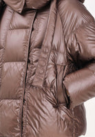 VICOLO Piumino marrone da donna con maxi cappuccio TF0035 FU691 VICOLO 