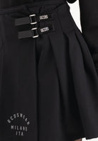 GCDS Gonna corta nera da donna dallo stile college B2CW3206KJ7 99 GCDS 