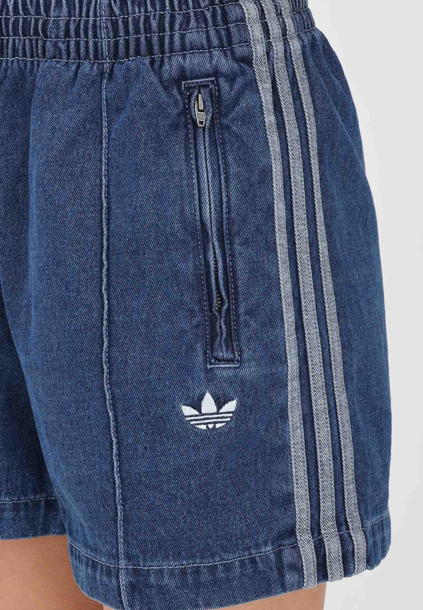 ADIDAS ORIGINALS Shorts Firebird in denim medio da donna JD2562 . ADIDAS ORIGINALS 