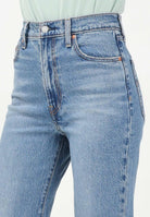 LEVI'S® Jeans Ribcage Bell in denim chiaro da donna A7503-0020 . LEVI'S® 