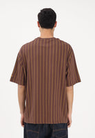 NEW ERA T-shirt a manica corta Oversized New Era Pinstripe marrone per uomo e donna 60771549 . NEW ERA 