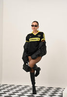 ADIDAS ORIGINALS Polo Graphic Football-Inspired Jersey nera da donna JW2562 . ADIDAS ORIGINALS 