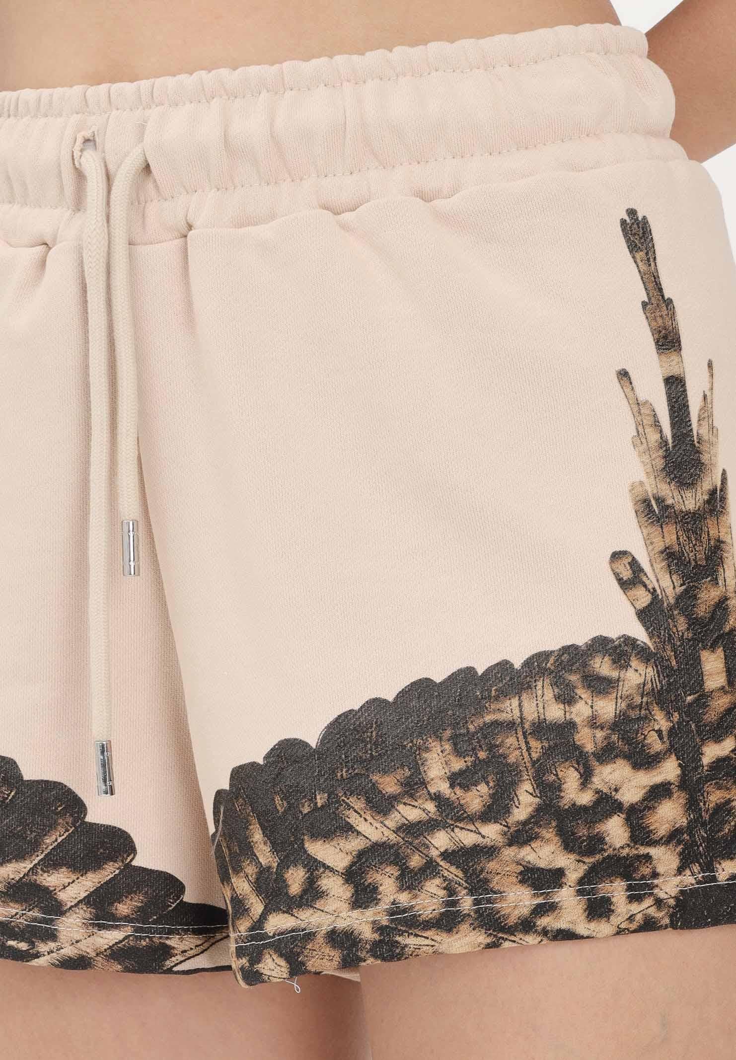 MARCELO BURLON COUNTY OF MILAN Shorts beige da donna con stampa 26ECM30168 SAAN MARCELO BURLON COUNTY OF MILAN 