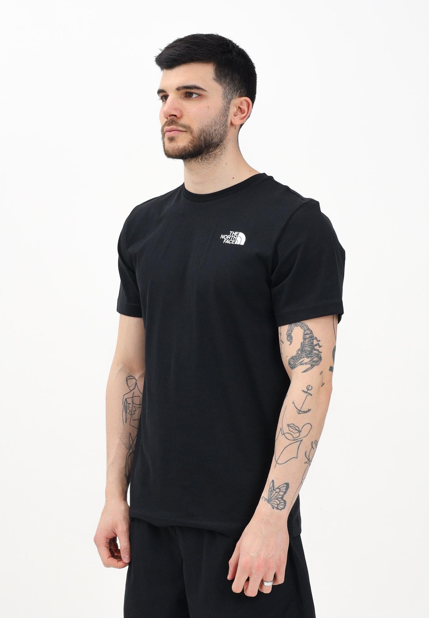 THE NORTH FACE T-shirt a manica corta NSE Reflective Box nera da uomo NF0A87NPJK31 . THE NORTH FACE 
