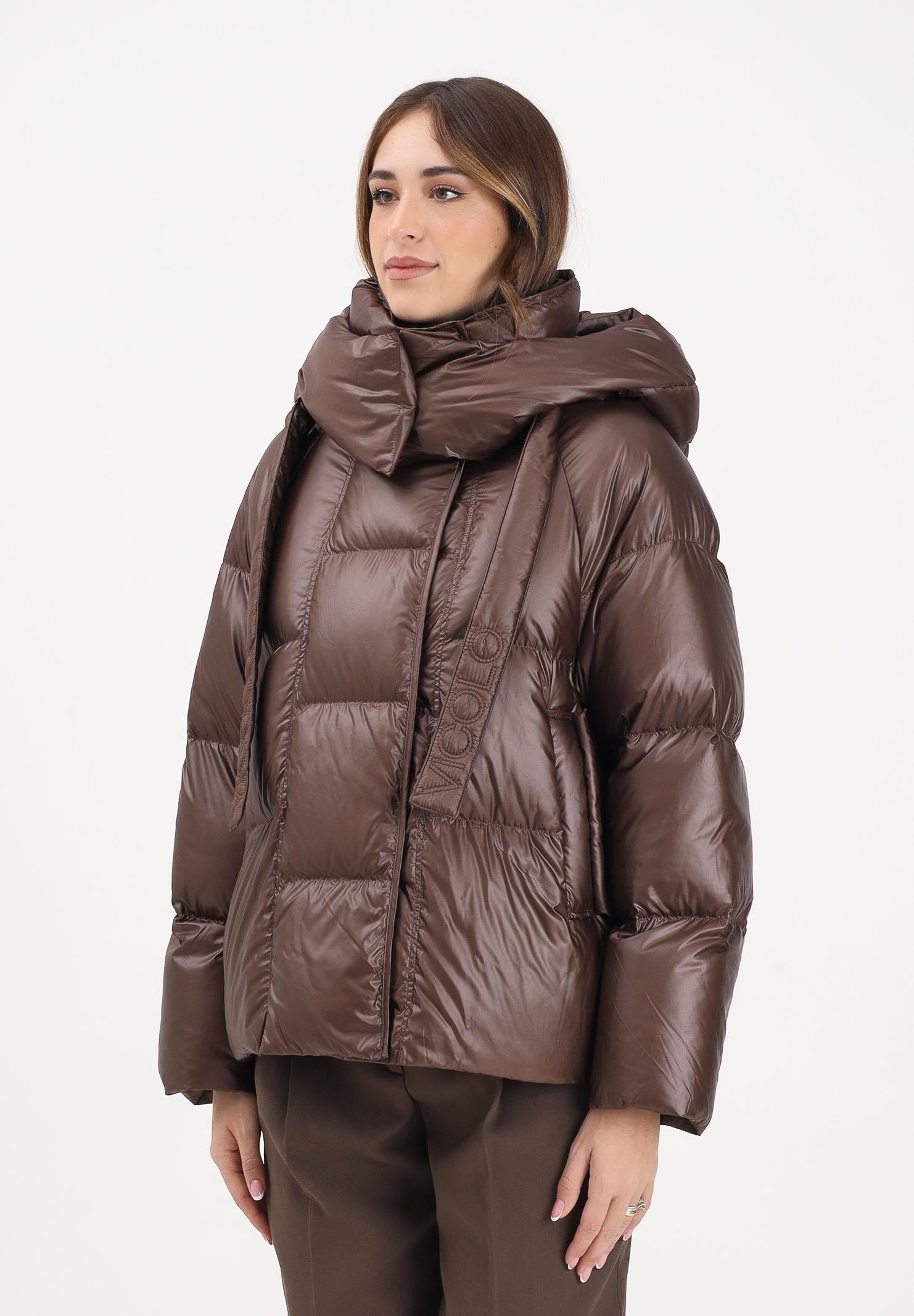 VICOLO Piumino marrone da donna con maxi cappuccio TF0035 FU691 VICOLO 