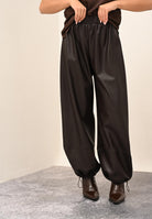 VICOLO Pantalone in ecopelle marrone da donna TF1043 MA VICOLO 